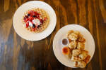 Gambar Clean Slate Petite Coffee & Waffle Posisi Barista