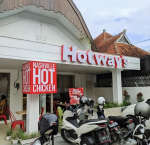 Gambar Hotway's Chicken Malang Posisi Crew Kitchen