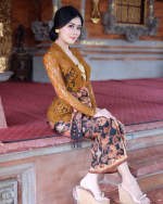 Gambar Yogi Kebaya Bali Posisi Staff Toko